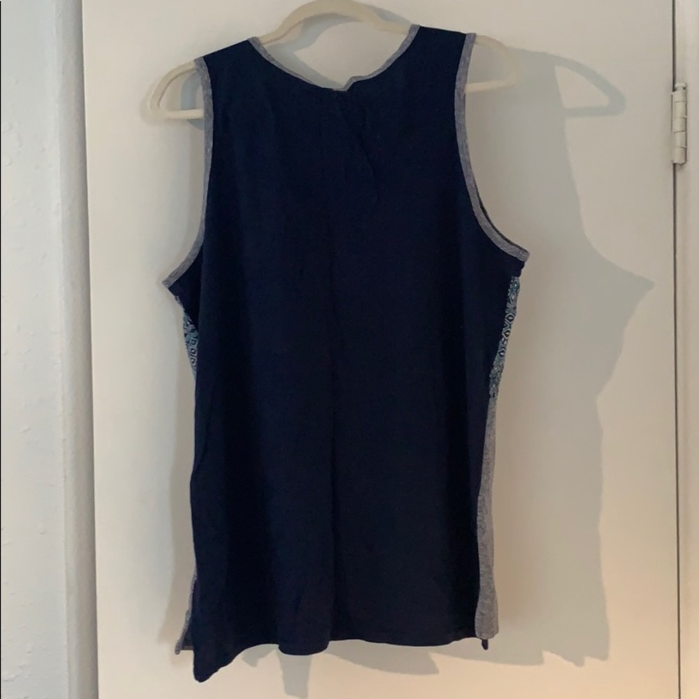 Mossimo Tank Top - Picture 2 of 3
